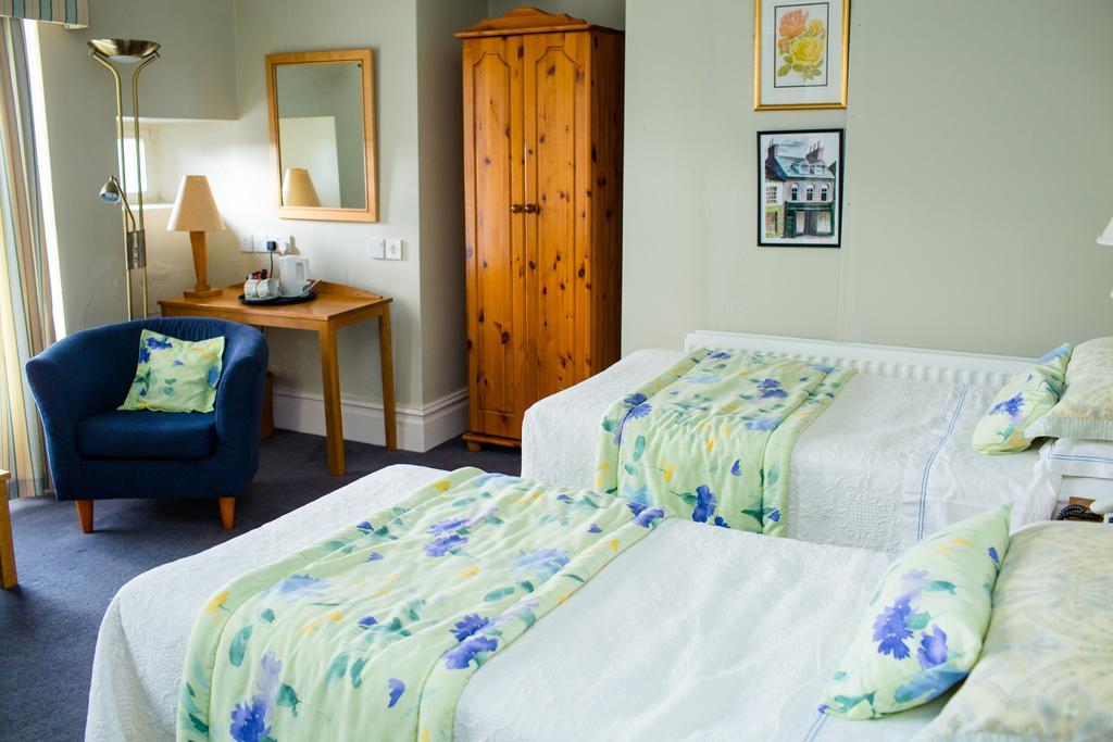 Byrnes Wine Dine Stay Ennistimon Phòng bức ảnh