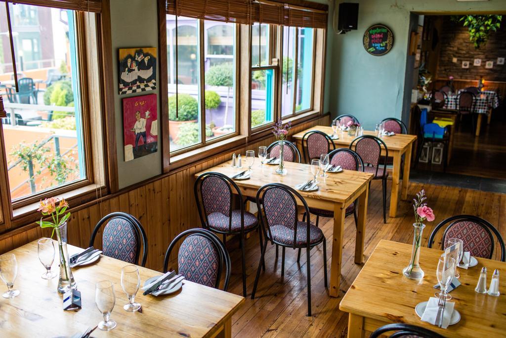 Byrnes Wine Dine Stay Ennistimon Ngoại thất bức ảnh